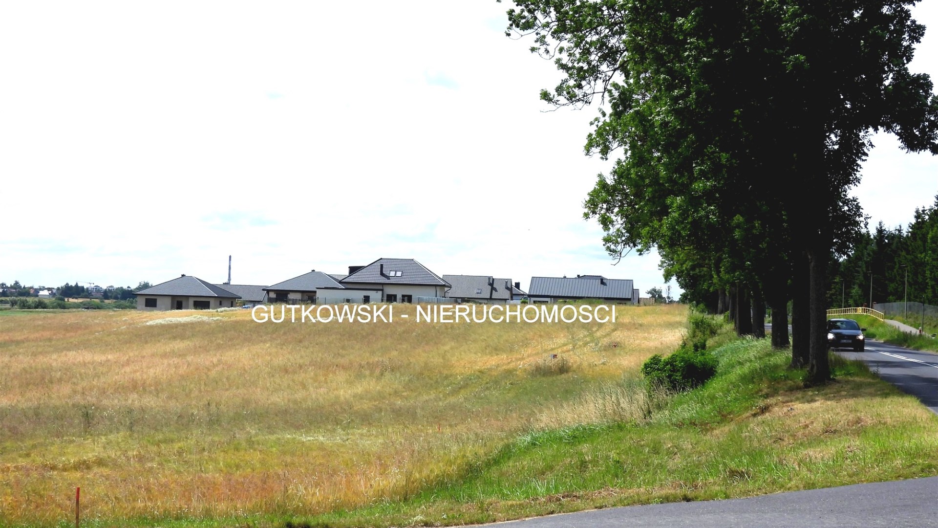 Działka na sprzedaż