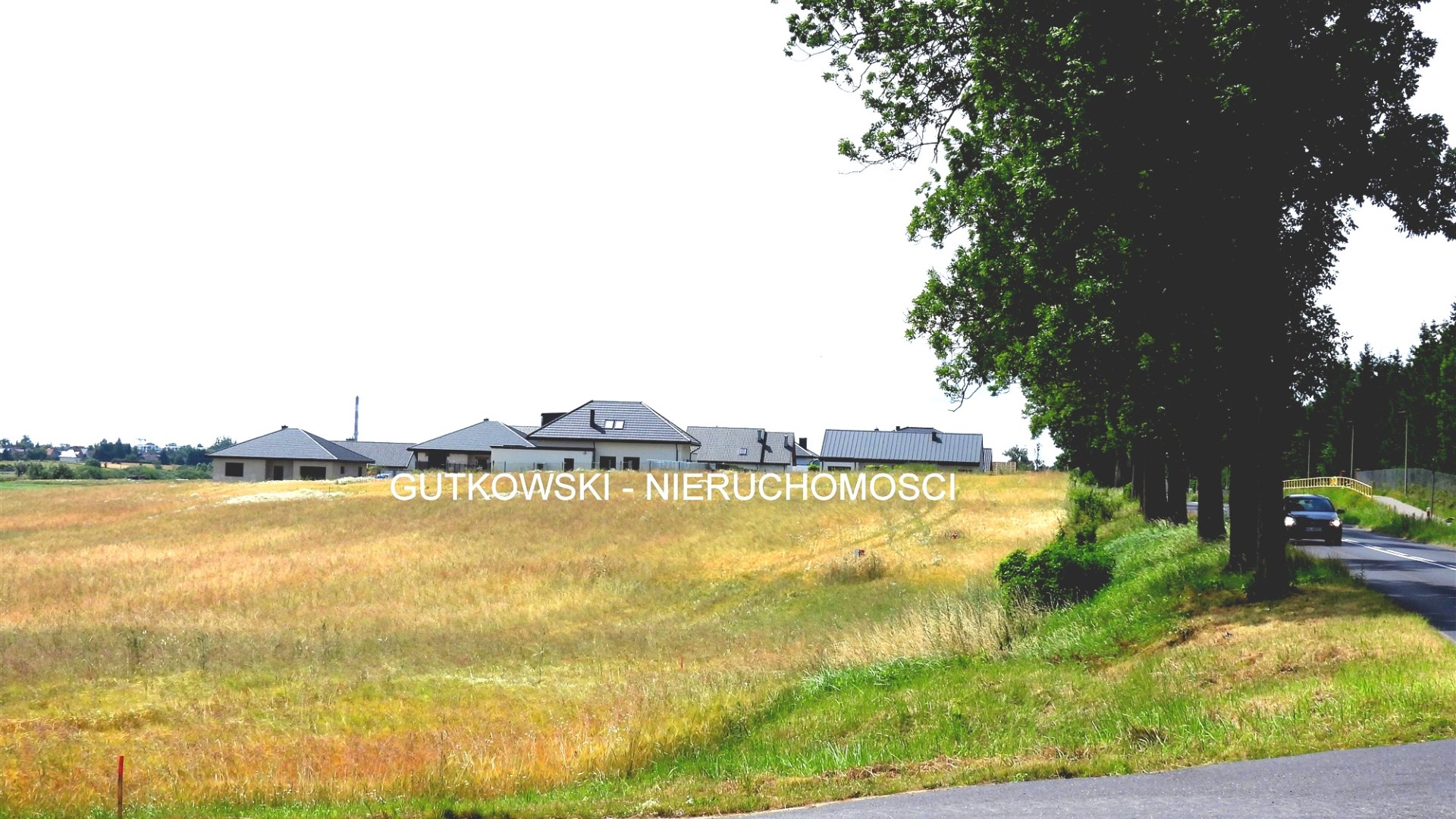 Działka na sprzedaż