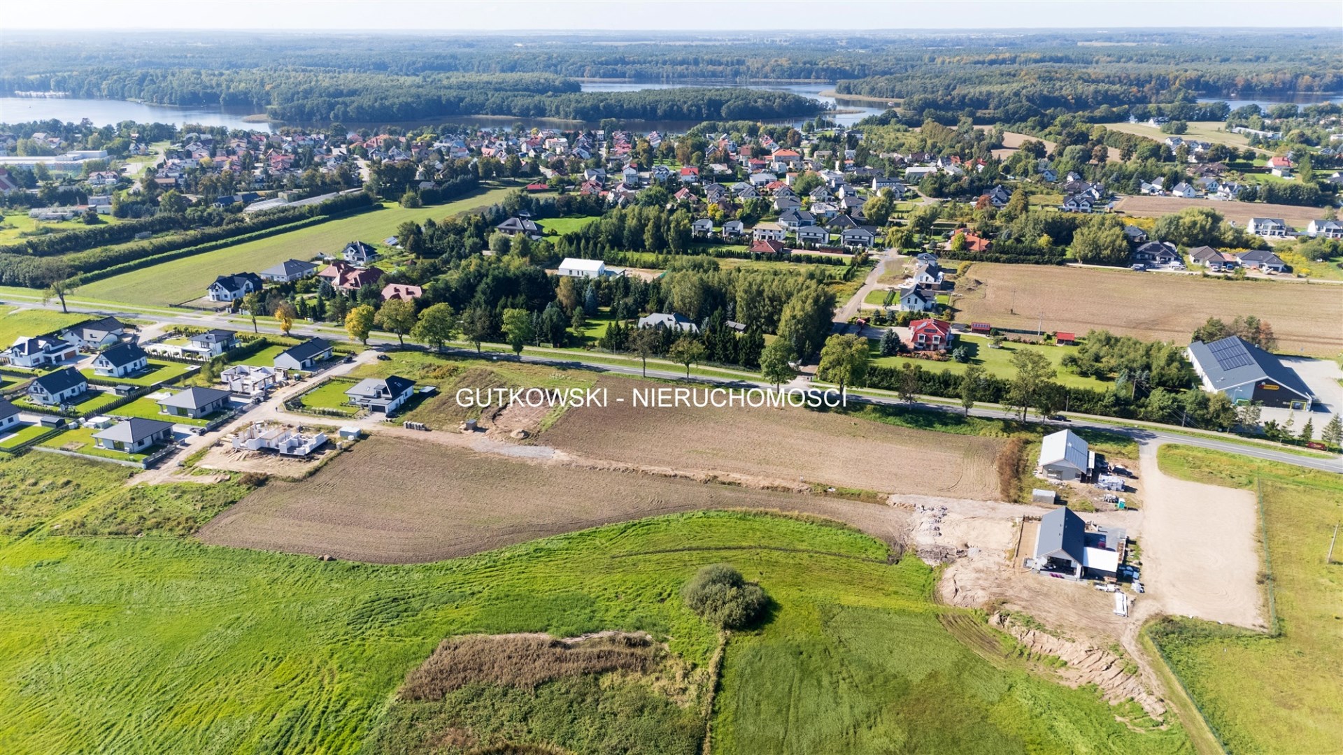 Działka na sprzedaż